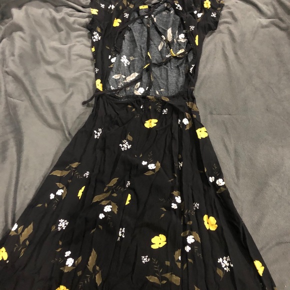 Donated- flower dress Urban outfitters - Picture 2 of 5
